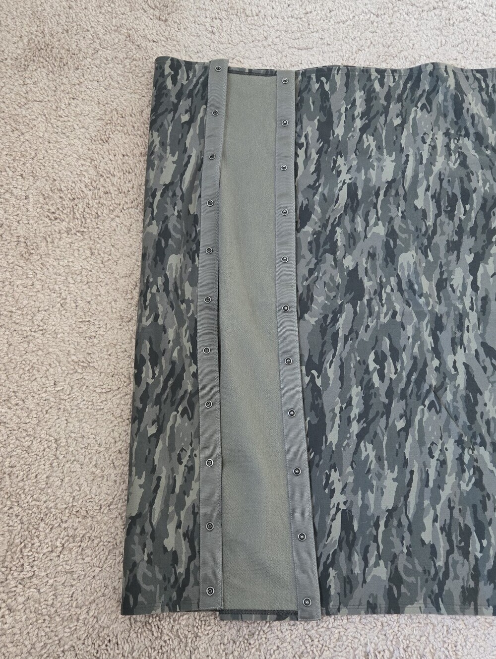 Lululemon Vinyasa Scarf Evergreen Camo Green Multi Print Wrap Shawl 58"×27" - Picture 6 of 11